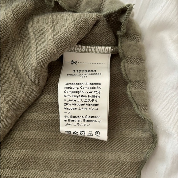 🏖️NWT SHEIN Mod crop top -size large - Picture 5 of 6